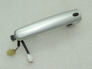 Suzuki SX4 ārdurvju rokturis priekšējais bezatslēgas sudraba 82810-63811-ZCC