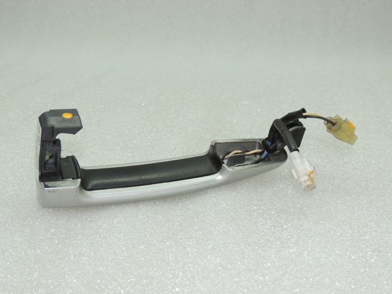 Suzuki SX4 ārdurvju rokturis priekšējais bezatslēgas sudraba 82810-63811-ZCC