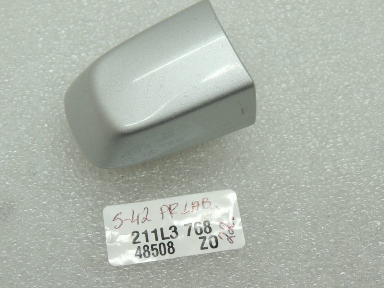 Suzuki SX4 vāciņš ārdurvju rokturis priekšējais labās puses sudraba krāsas 82813-63J10-ZCC