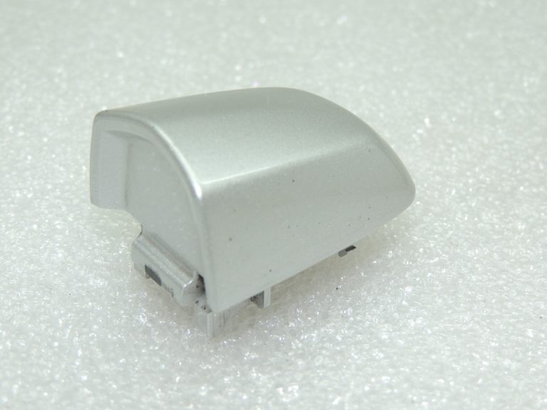 Suzuki SX4 vāciņš ārdurvju rokturis priekšējais labās puses sudraba krāsas 82813-63J10-ZCC