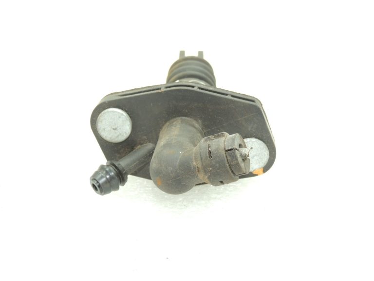 OEM Suzuki Grand Vitara III 1.9 sajūga cilindrs 2381064J00
