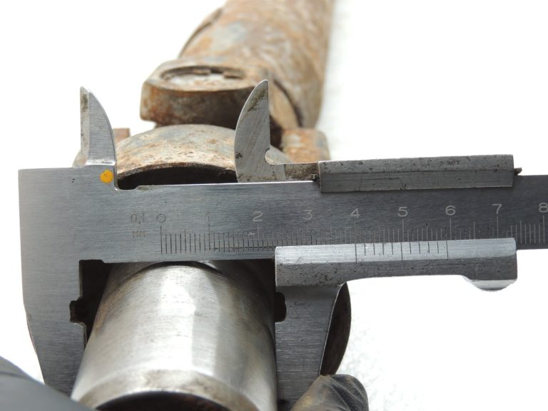 OEM Suzuki Grand Vitara III 1.9D Kardāna vārpsta aizmugurējā ass 2710266J11