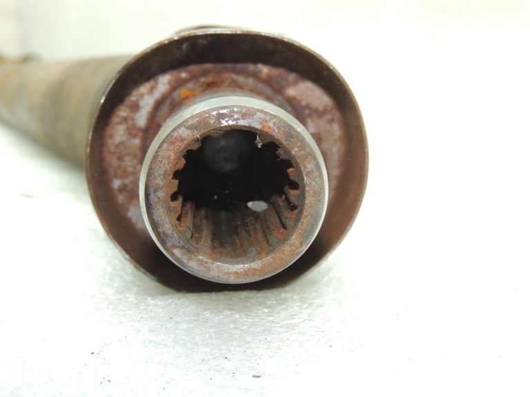 OEM Suzuki Grand Vitara II 2.5 benzīna aizmugurējās ass piedziņas vārpsta 2710267D01