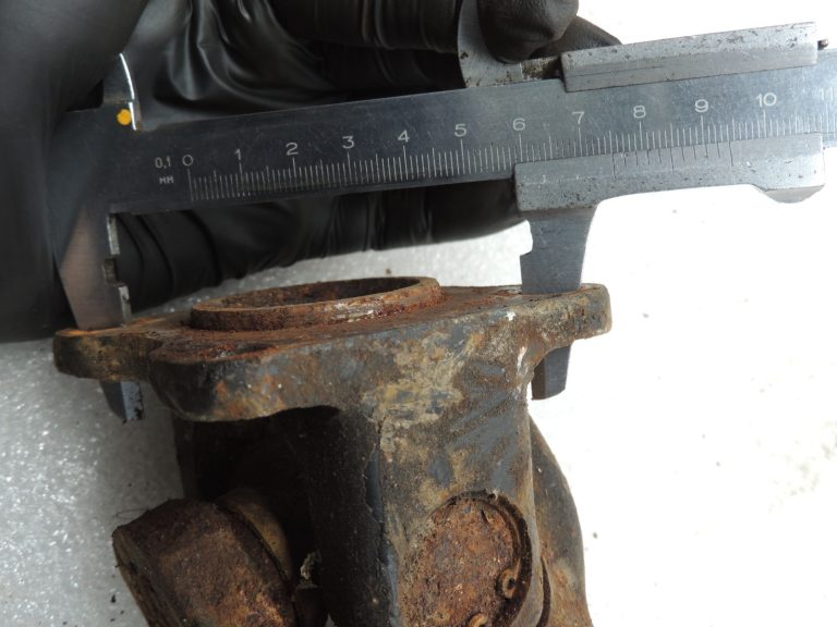 OEM Suzuki Grand Vitara II 2.0D aizmugurējā ass kardāna vārpsta 2710267D01