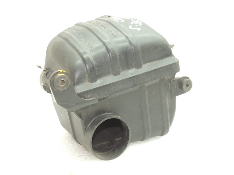 OEM Suzuki Jimny III 1.3i gaisa filtra korpuss 1370081A00