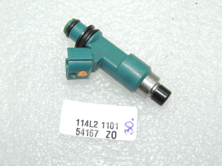 OEM Suzuki SX4 2.0i degvielas iesmidzinātājs 1571065J00