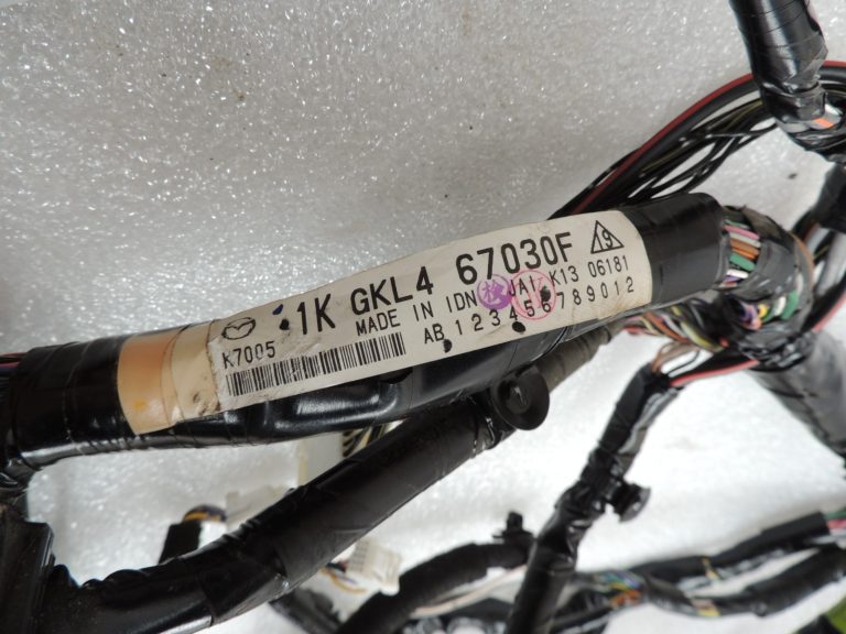 OEM Mazda 6 III GJ GL paneļa vadu instalācija GKL467030F
