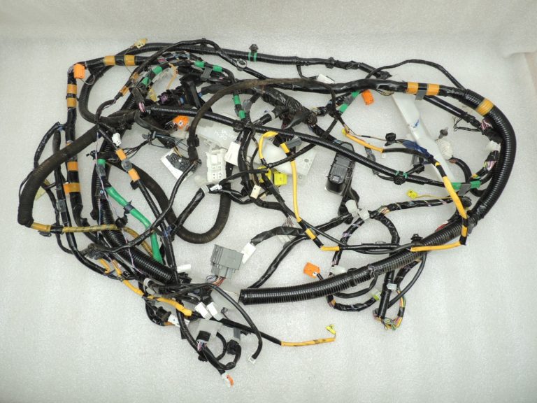 OEM Mazda 6 III GJ GL apakšējās virsbūves elektroinstalācijas instalācija GKK367050B