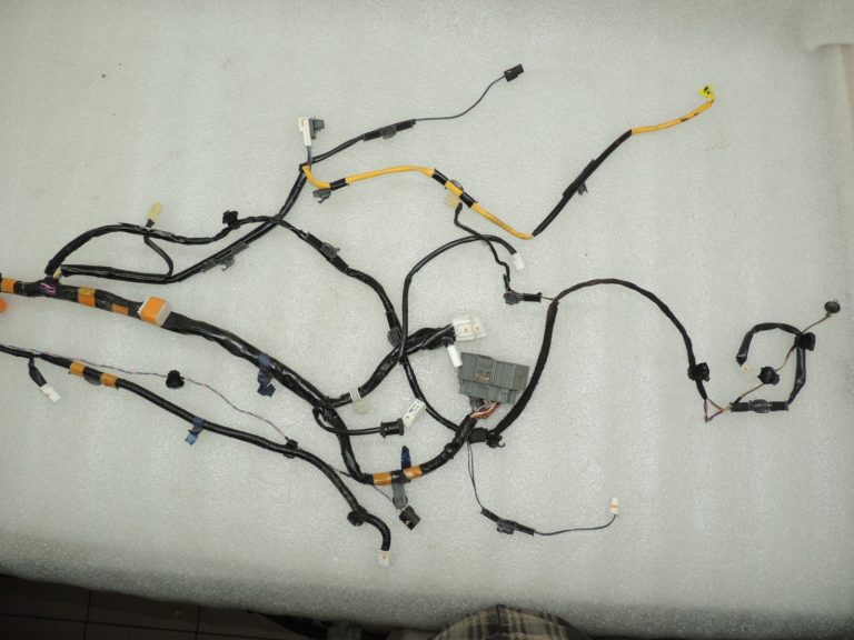 OEM Mazda 6 III GJ GL apakšējās virsbūves elektroinstalācijas instalācija GKK367050B