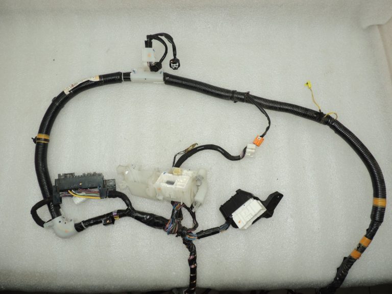 OEM Mazda 6 III GJ GL apakšējās virsbūves elektroinstalācijas instalācija GKK367050B
