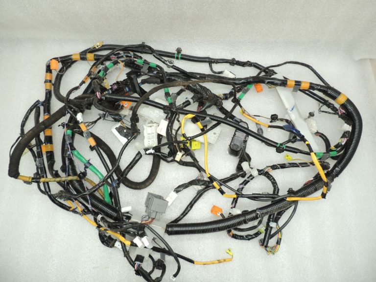 OEM Mazda 6 III GJ GL apakšējās virsbūves elektroinstalācijas instalācija GKK367050B