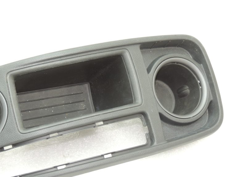 OEM Opel Zafira C centrālās konsoles krūzes turētājs 20892746