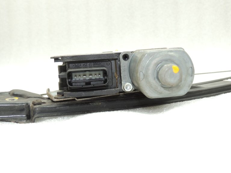 Peugeot 508 I W23 Aizmugurējā labā stikla regulators 9224H9