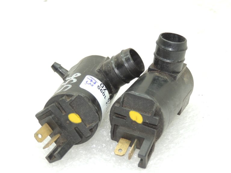 OEM Suzuki Jimny III vējstikla mazgāšanas sūkņa komplekts 3841066113
