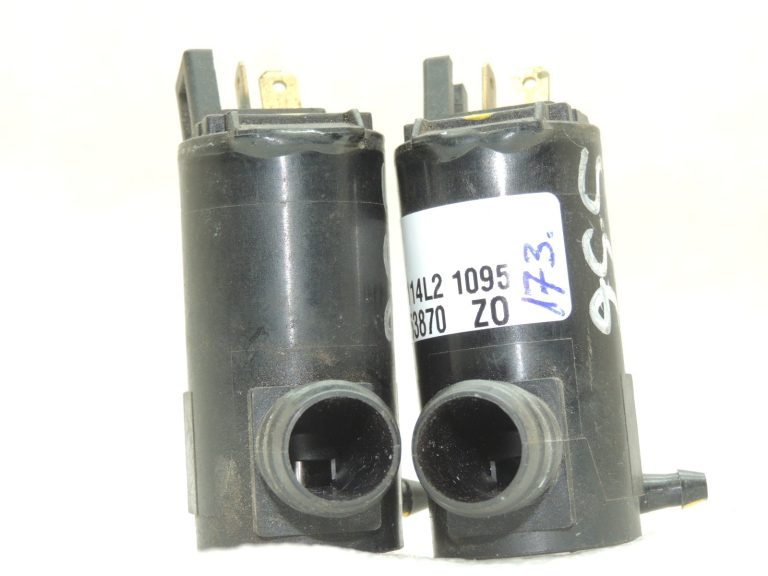 OEM Suzuki Jimny III vējstikla mazgāšanas sūkņa komplekts 3841066113