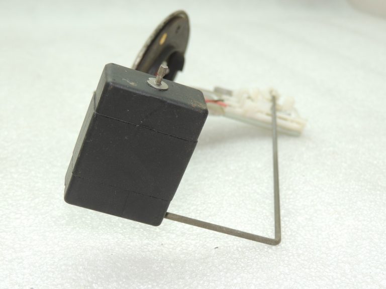 Suzuki Grand Vitara III degvielas līmeņa sensors 34810-65J00