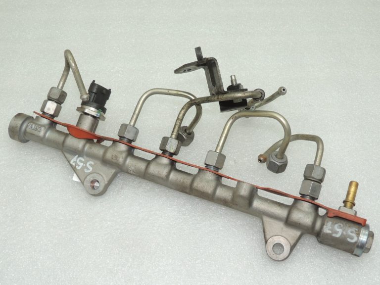 OEM Suzuki Grand Vitara III 1.9 dīzeļa degvielas iesmidzināšanas kolektors 15731-67JH1