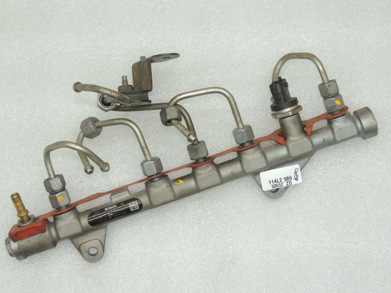 OEM Suzuki Grand Vitara III 1.9 dīzeļa degvielas iesmidzināšanas kolektors 15731-67JH1