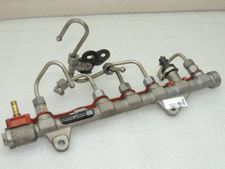 OEM Suzuki Grand Vitara III 1.9 dīzeļa degvielas iesmidzināšanas kolektors 15731-67JH1