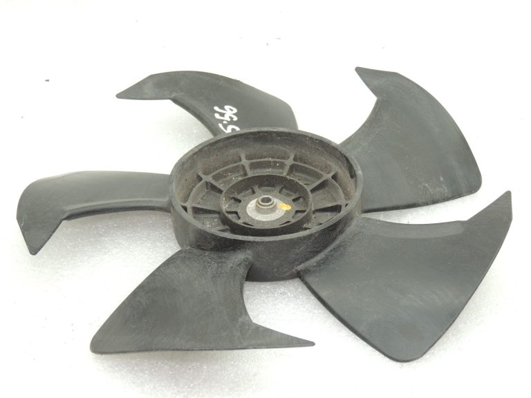 OEM Suzuki Jimny 1.3i dzinēja dzesēšanas ventilators 9556081A00