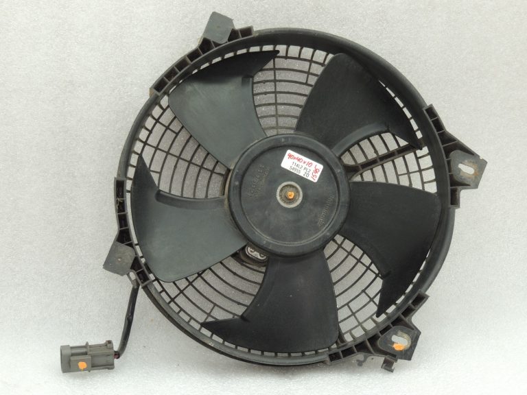 OEM Suzuki Jimny 1.3i gaisa kondicioniera kondensatora radiatora ventilators 9556081A00
