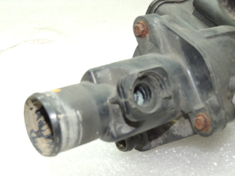 Volvo V50 termostata korpuss 30725119