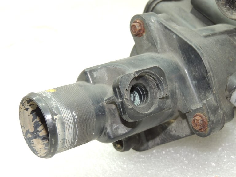 Volvo V50 termostata korpuss 30725119