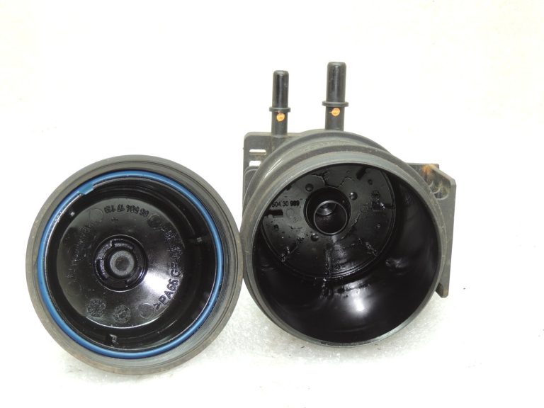Volvo V70 2.4D degvielas filtrs 31302682