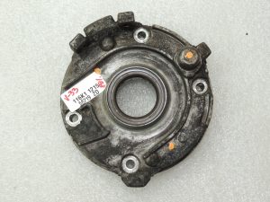 Volvo V70 2.4D eļļas sūknis 30777092