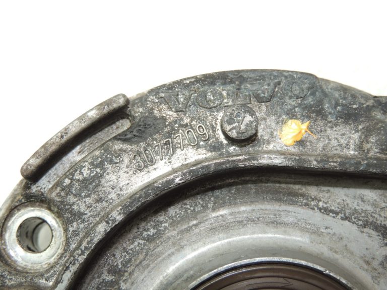 Volvo V70 2.4D eļļas sūknis 30777092