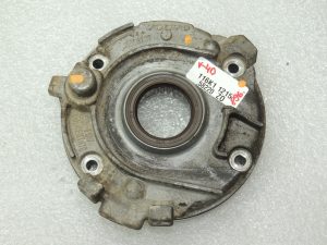 Volvo V70 2.4D eļļas sūknis 30777092