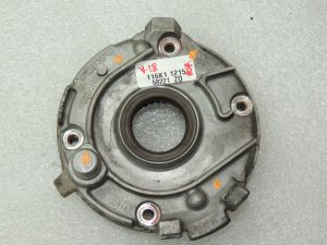 Volvo V70 2.4D eļļas sūknis 30777092