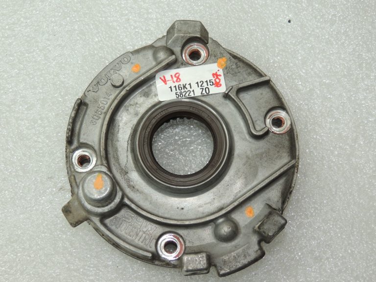 Volvo V70 2.4D eļļas sūknis 30777092