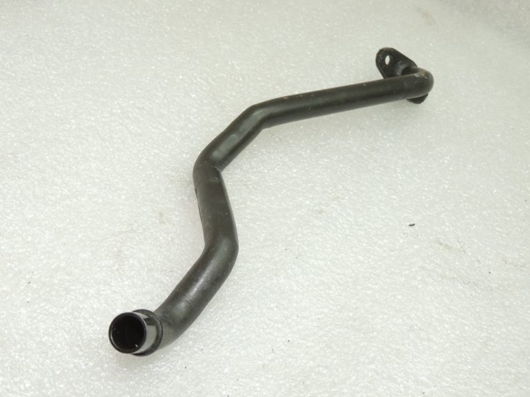 OEM Volvo V70 2.4TDI D5 eļļas iztukšošanas caurule 8658599