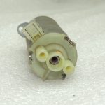 Volvo V70 III Priekšējais kreisais sēdekļa regulēšanas servomotors 8621418