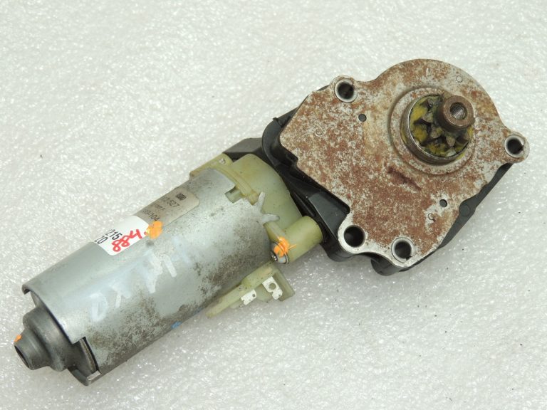 Volvo V70 III priekšējais kreisais sēdekļa regulēšanas servomotors 8621412