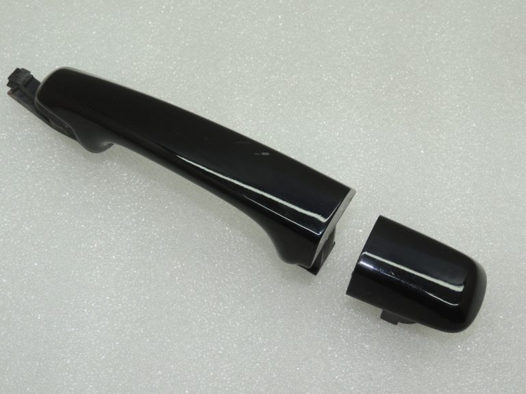 Volvo V50 ārējo durvju rokturis BLACK STONE 39879658