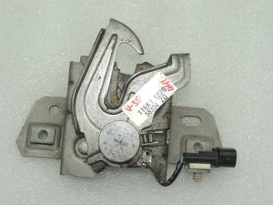 Замок капота Volvo V50 30716529