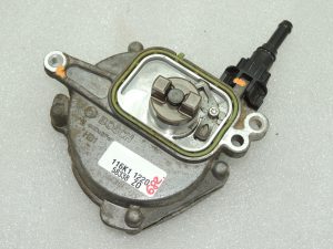Toyota Yaris IV XP210 1.5i vacuum pump 29300F2030
