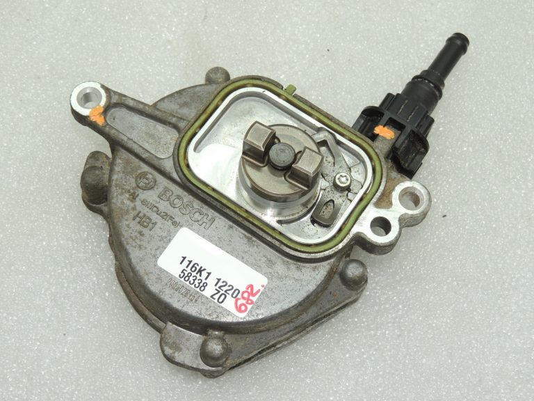 Toyota Yaris IV XP210 1.5i vakuuma sūknis 29300F2030