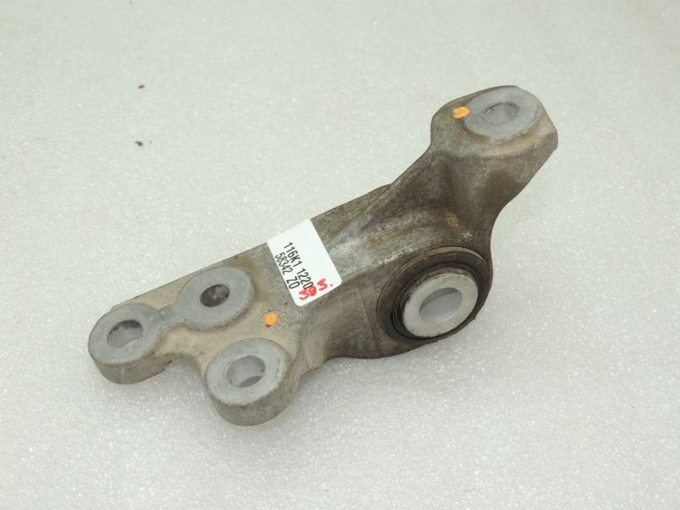 Toyota Yaris IV XP210 1.5i motora stiprinājums 12364K0070