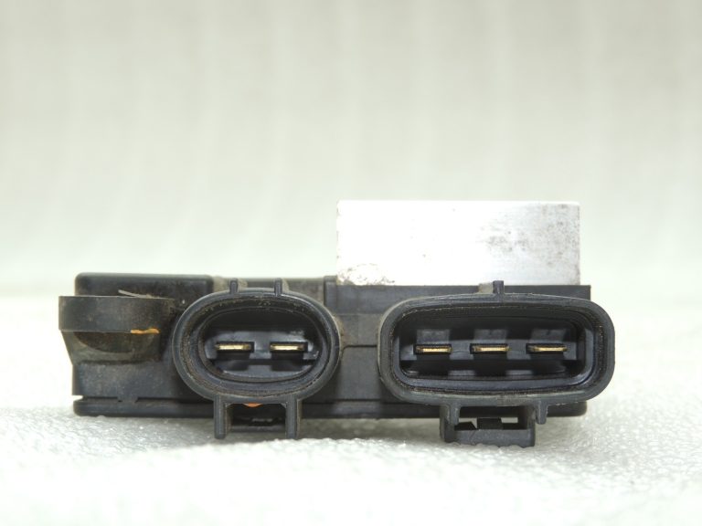 Toyota Yaris IV XP210 1.5i radiatora ventilatora vadības bloks 89257K0010