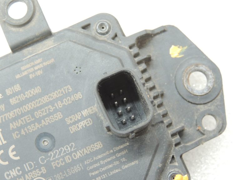 Toyota Yaris IV XP210 1.5i milimetrisko viļņu radara sensors Radara sensora sensors 882100