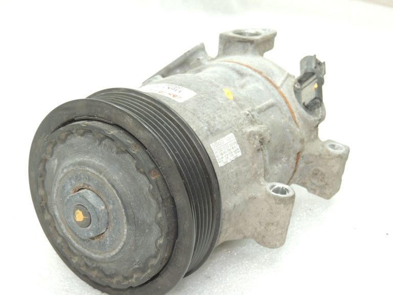 Toyota Yaris IV XP210 1.5i gaisa kondicioniera kompresors 88310K0030