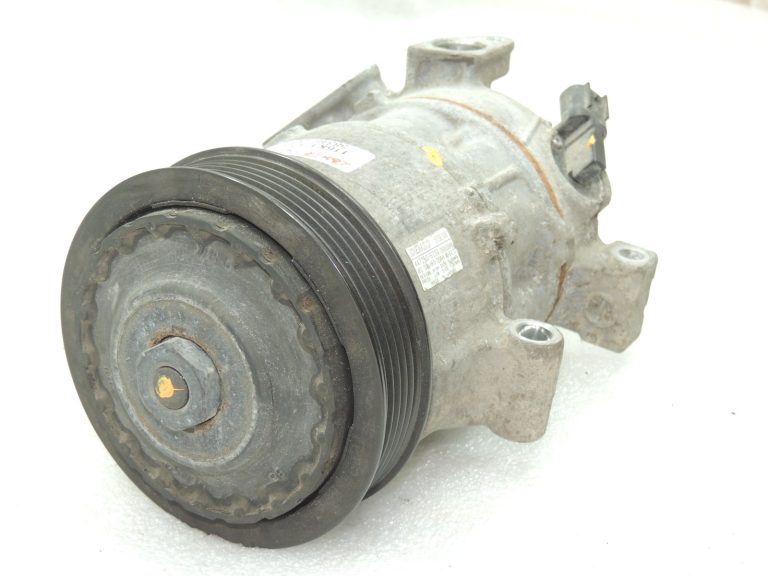 Toyota Yaris IV XP210 1.5i gaisa kondicioniera kompresors 88310K0030