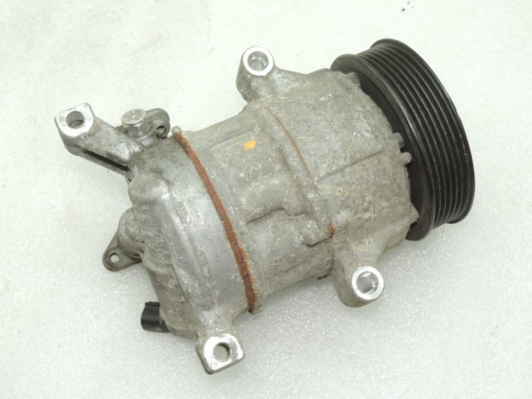Toyota Yaris IV XP210 1.5i gaisa kondicioniera kompresors 88310K0030