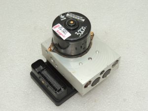 Volvo V70 2.4D ABS hidrauliskais vadības bloks 8671457, 8671455