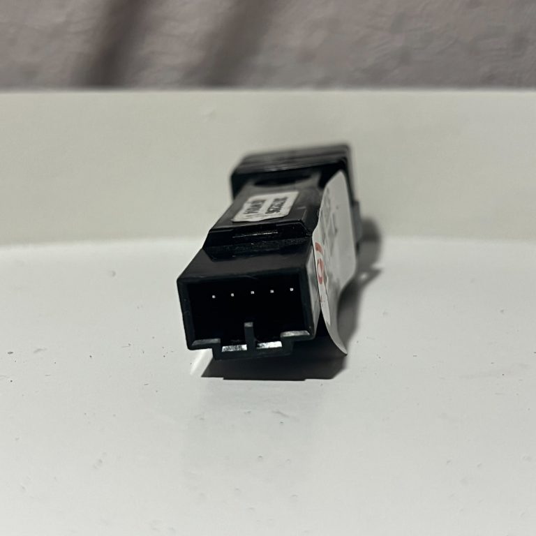 Volvo V50 avārijas signalizācijas slēdzis 9123684