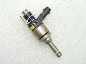 Mercedes W212 E200 1.8i degvielas iesmidzinātājs A271078112380
