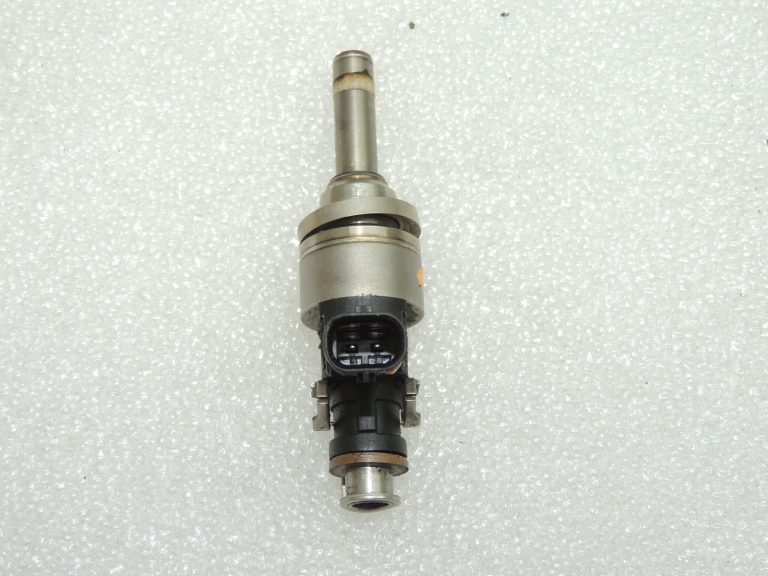 Mercedes W212 E200 1.8i degvielas iesmidzinātājs A271078112380